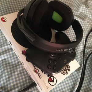 xbox series s headset and controller